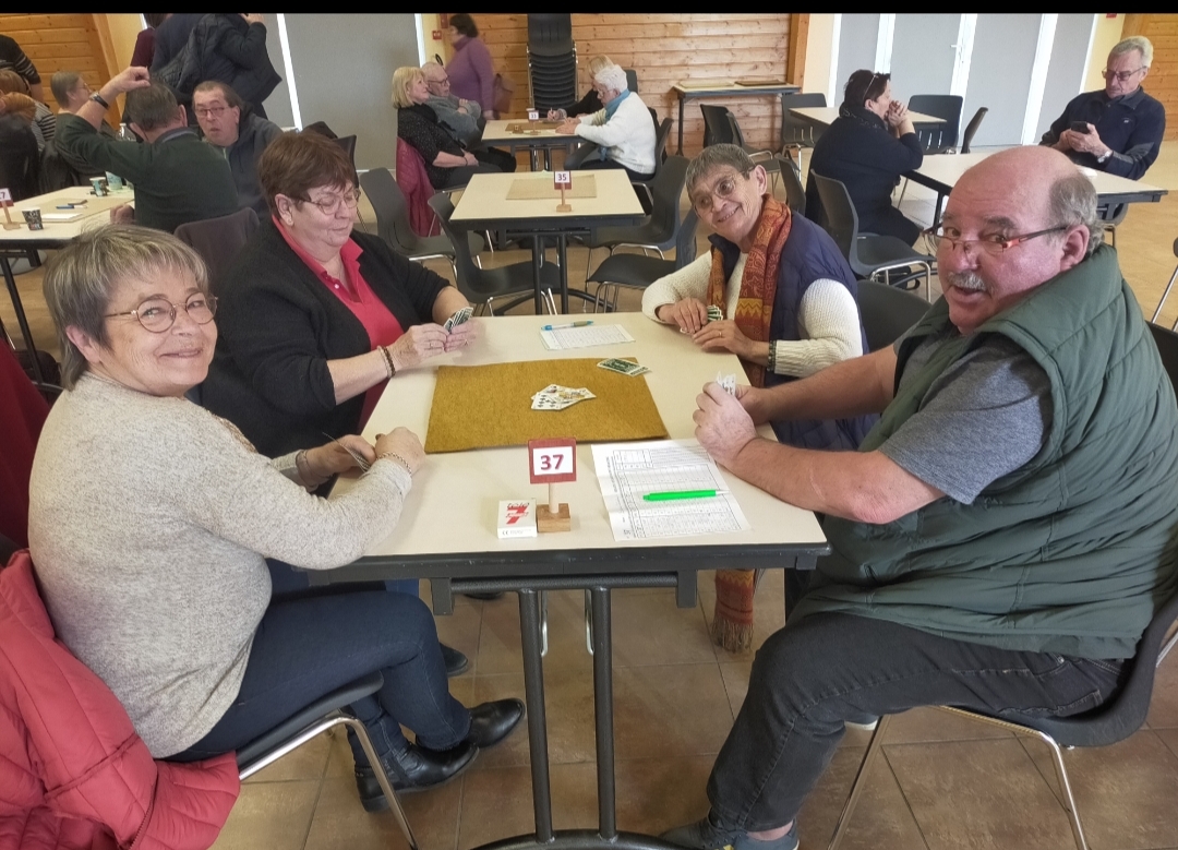 Une belle partie entre pétanqueurs du club !