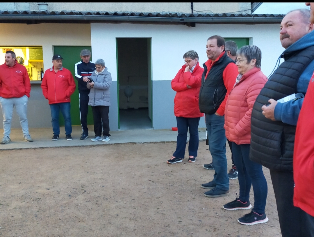 Joueurs et joueuses attentifs lors de la remise des récompenses !