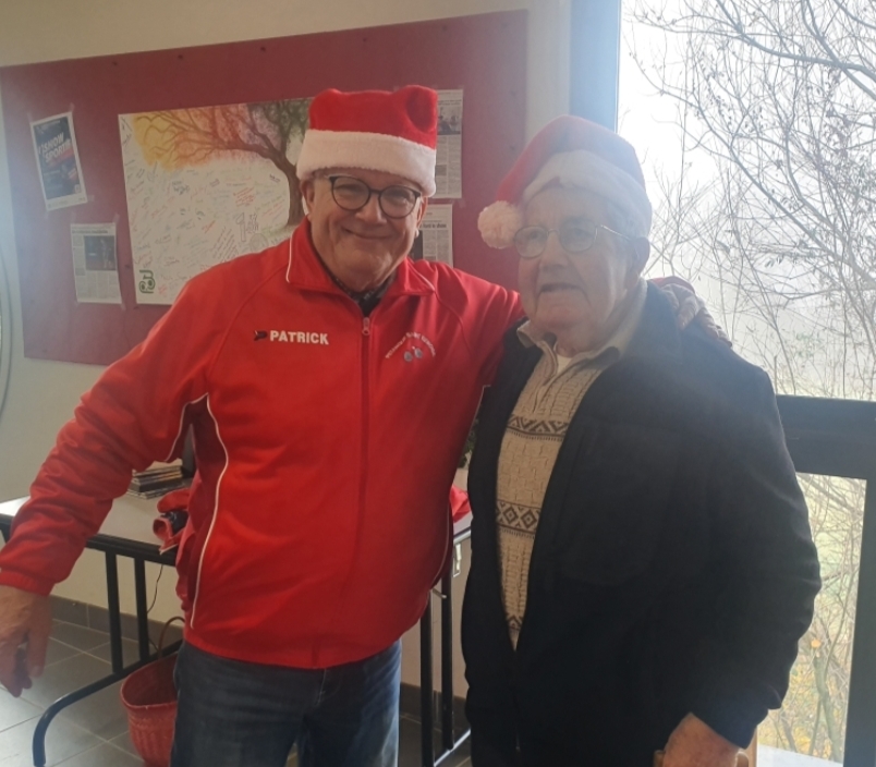 Notre doyen Rolland a poussé la chansonnette aidé par son fidèle compère Jacky !