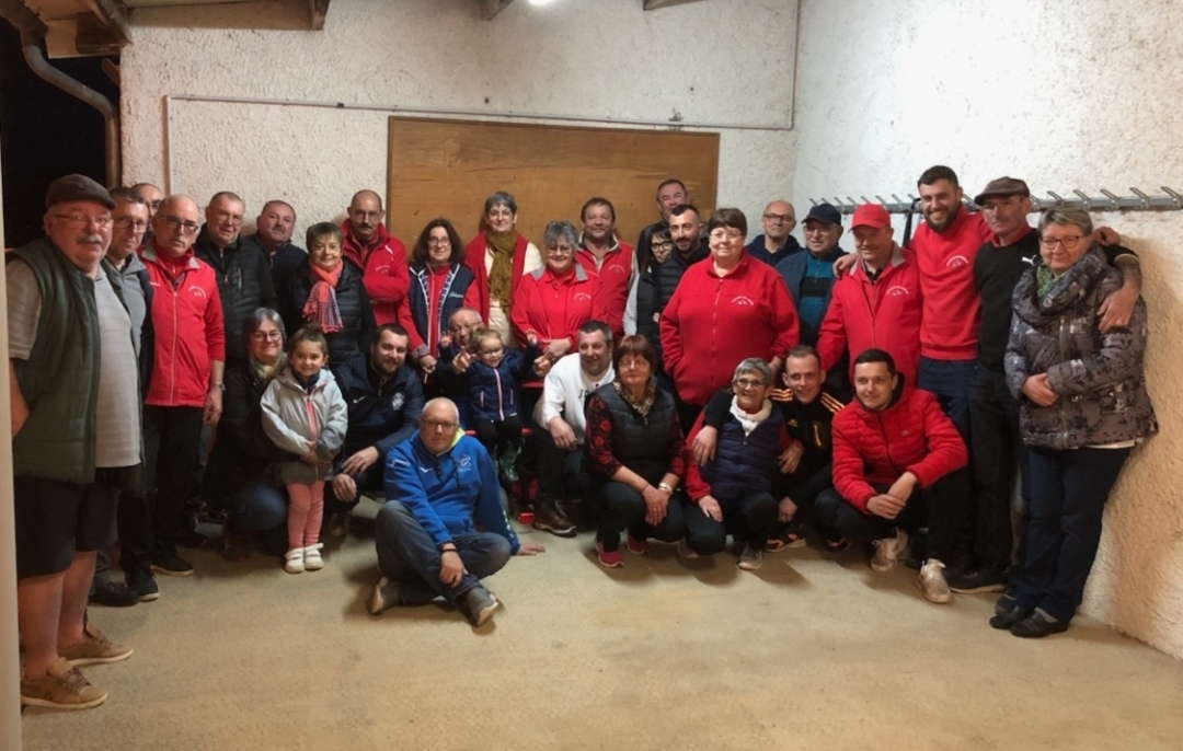 La photo souvenir où notre Rolland nous manquait fortement ! La photo souvenir où notre Rolland nous manquait fortement !