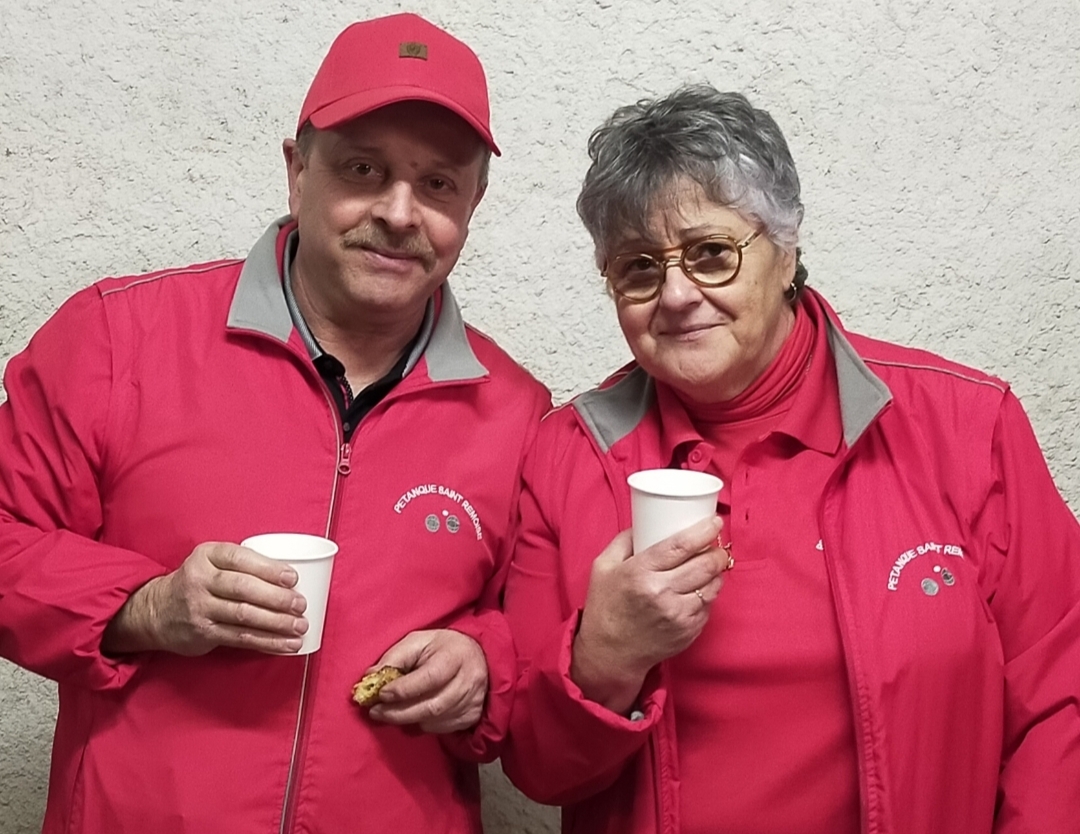 Kéké toujours aussi "vert" aux côtés de sa tendre et chère Eliane ! Kéké toujours aussi "vert" aux côtés de sa tendre et chère Eliane !