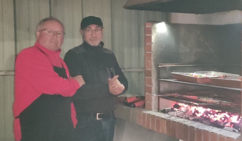 Kiki et Franck les cuistots de la soirée ont assuré. Bravo les chefs ! Kiki et Franck les cuistots de la soirée ont assuré. Bravo les chefs !