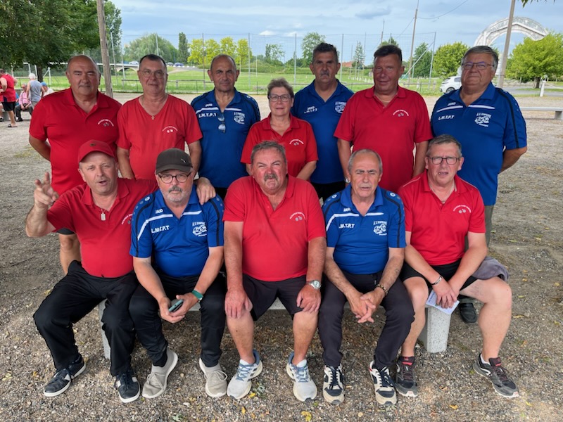 LES VÉTÉRANS (A) TERMINENT LA COUPE D'ALLIER PAR UNE DÉFAITE A DOMPIERRE LES VÉTÉRANS (A) TERMINENT LA COUPE D'ALLIER PAR UNE DÉFAITE A DOMPIERRE