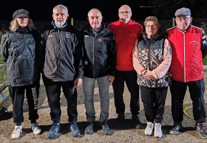 La photo de la demie finale. La photo de la demie finale.