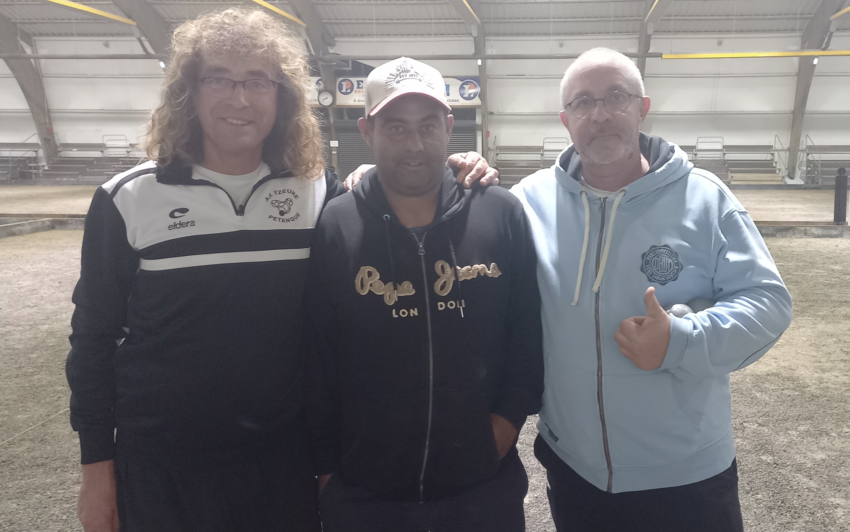 L'équipe yzeurienne gagnante du concours B. L'équipe yzeurienne gagnante du concours B.