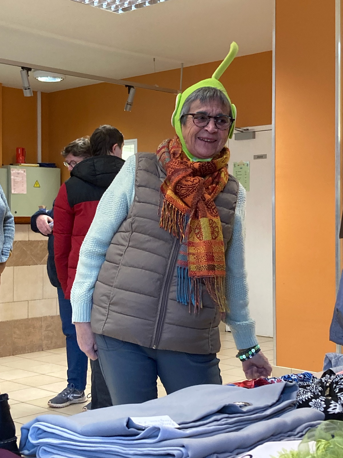 Martine après avoir été Laa-Laa est devenue Dipsy pour amuser la galerie ! Martine après avoir été Laa-Laa est devenue Dipsy pour amuser la galerie !