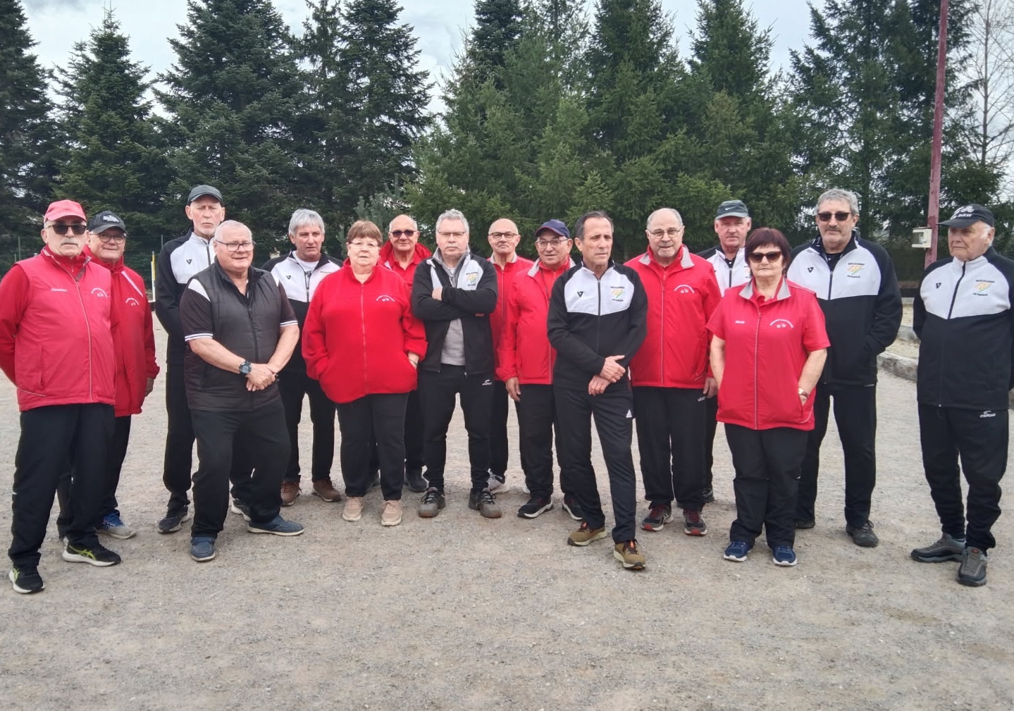 COURTE DÉFAITE DES VÉTÉRANS (B) FACE A MALICORNE POUR LEUR PREMIERE RENCONTRE DE CHAMPIONNAT DES CLUBS COURTE DÉFAITE DES VÉTÉRANS (B) FACE A MALICORNE POUR LEUR PREMIERE RENCONTRE DE CHAMPIONNAT DES CLUBS