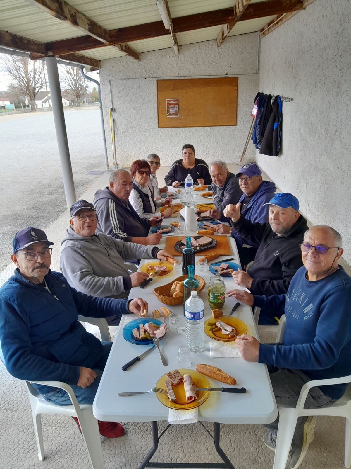 Un casse croûte bien mérité pour les ouvriers du jour !