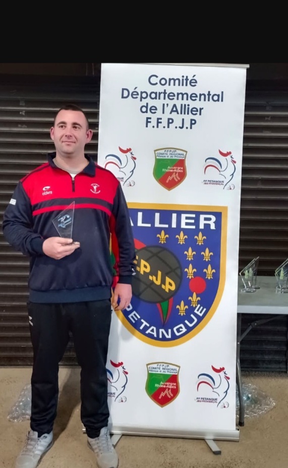 RÉSULTATS DE NOS LICENCIÉS AU CHAMPIONNAT D'ALLIER TÊTE A TÊTE SENIOR ET DOUBLETTE FÉMININ RÉSULTATS DE NOS LICENCIÉS AU CHAMPIONNAT D'ALLIER TÊTE A TÊTE SENIOR ET DOUBLETTE FÉMININ