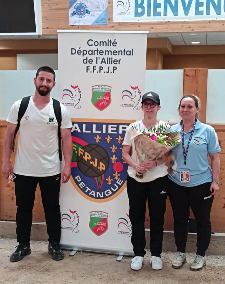 Les champions d'Allier, l'équipe cussetoise Alexandra Charpin et Romain Regaldo.