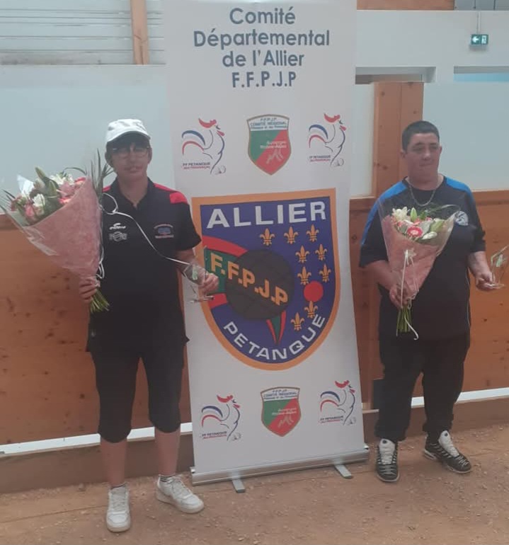 La championne d'Allier, Sabrina Binda de Montbeugny et la vice championne, Sophie Jolivet de Cosne.