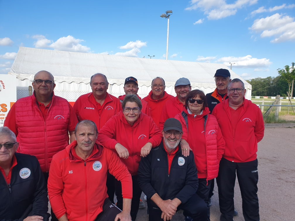LES VÉTÉRANS (A) S'IMPOSENT A NEUILLY LE RÉAL EN COUPE D'ALLIER LES VÉTÉRANS (A) S'IMPOSENT A NEUILLY LE RÉAL EN COUPE D'ALLIER