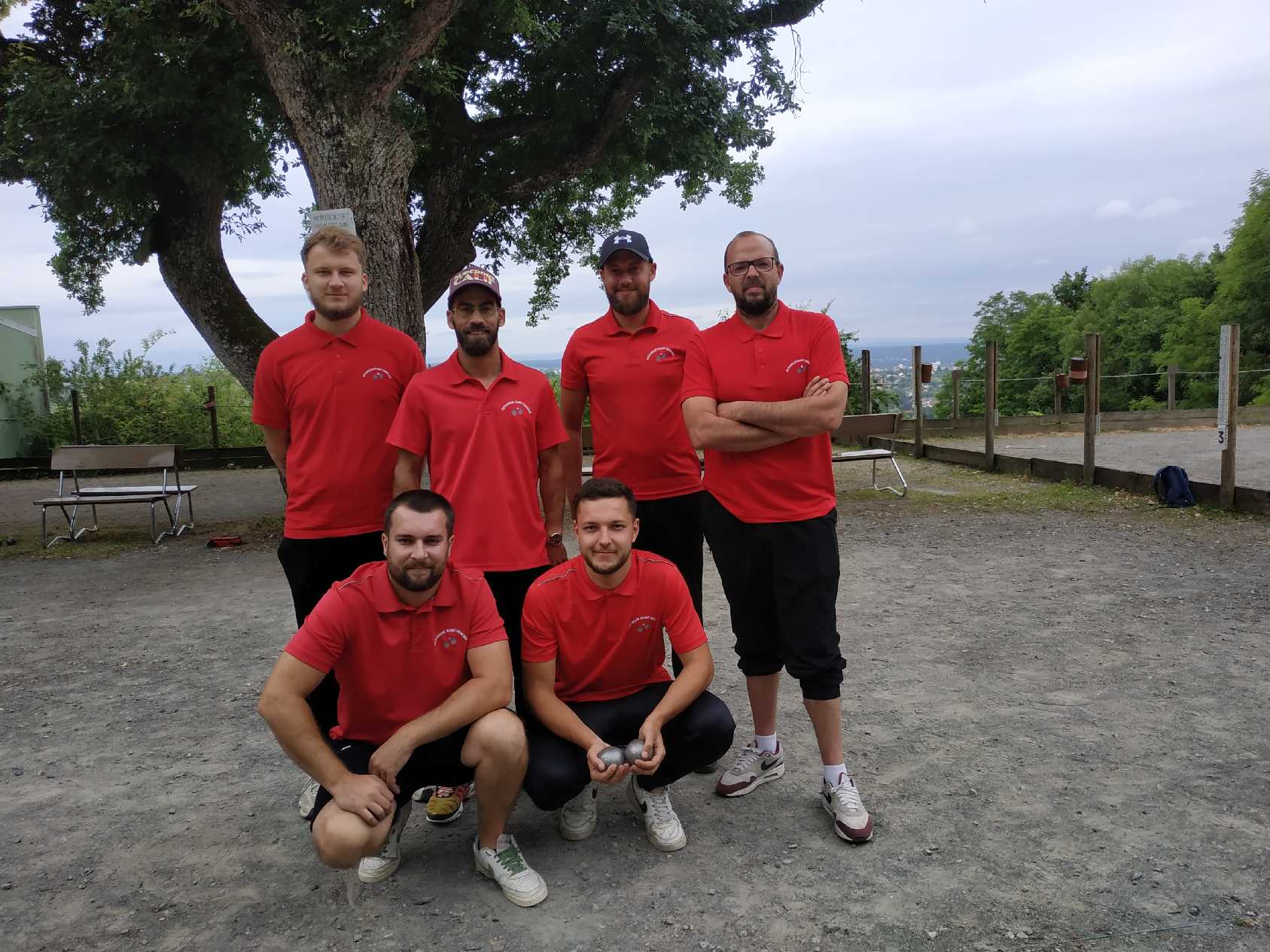 LES SENIORS ENTAMENT BIEN LE CHAMPIONNAT DES CLUBS PAR 2 VICTOIRES LES SENIORS ENTAMENT BIEN LE CHAMPIONNAT DES CLUBS PAR 2 VICTOIRES