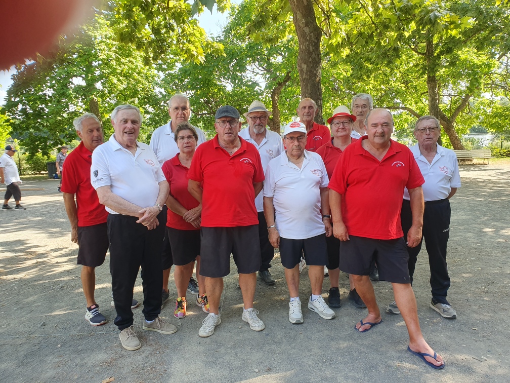 LES VÉTÉRANS (A) CHUTENT A VICHY PÉTANQUE EN CHAMPIONNATS DES CLUBS
