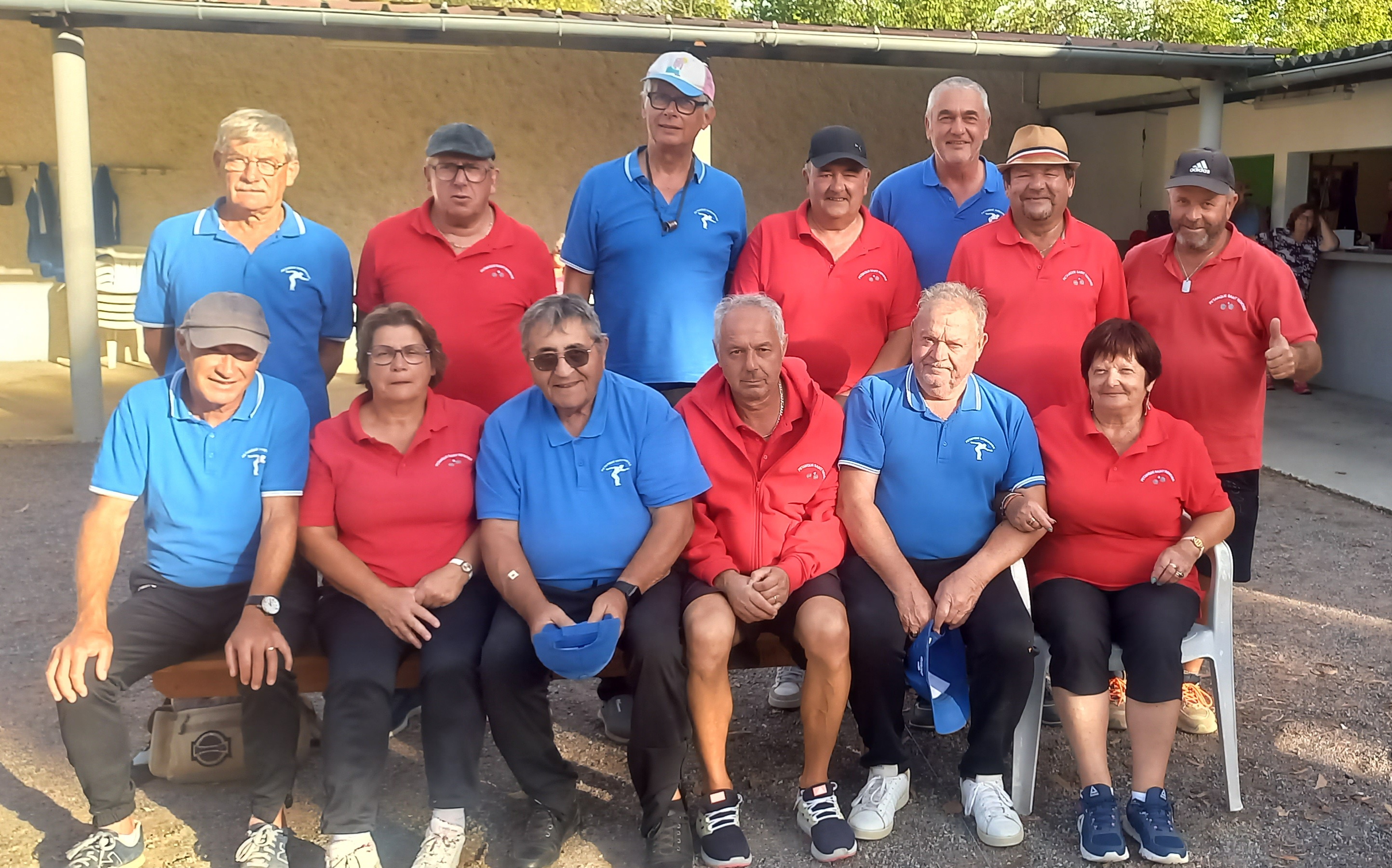 LES VÉTÉRANS (A) SE QUALIFIENT POUR LA FINALE DE COUPE D'ALLIER EN BATTANT VARENNES/ALLIER LES VÉTÉRANS (A) SE QUALIFIENT POUR LA FINALE DE COUPE D'ALLIER EN BATTANT VARENNES/ALLIER