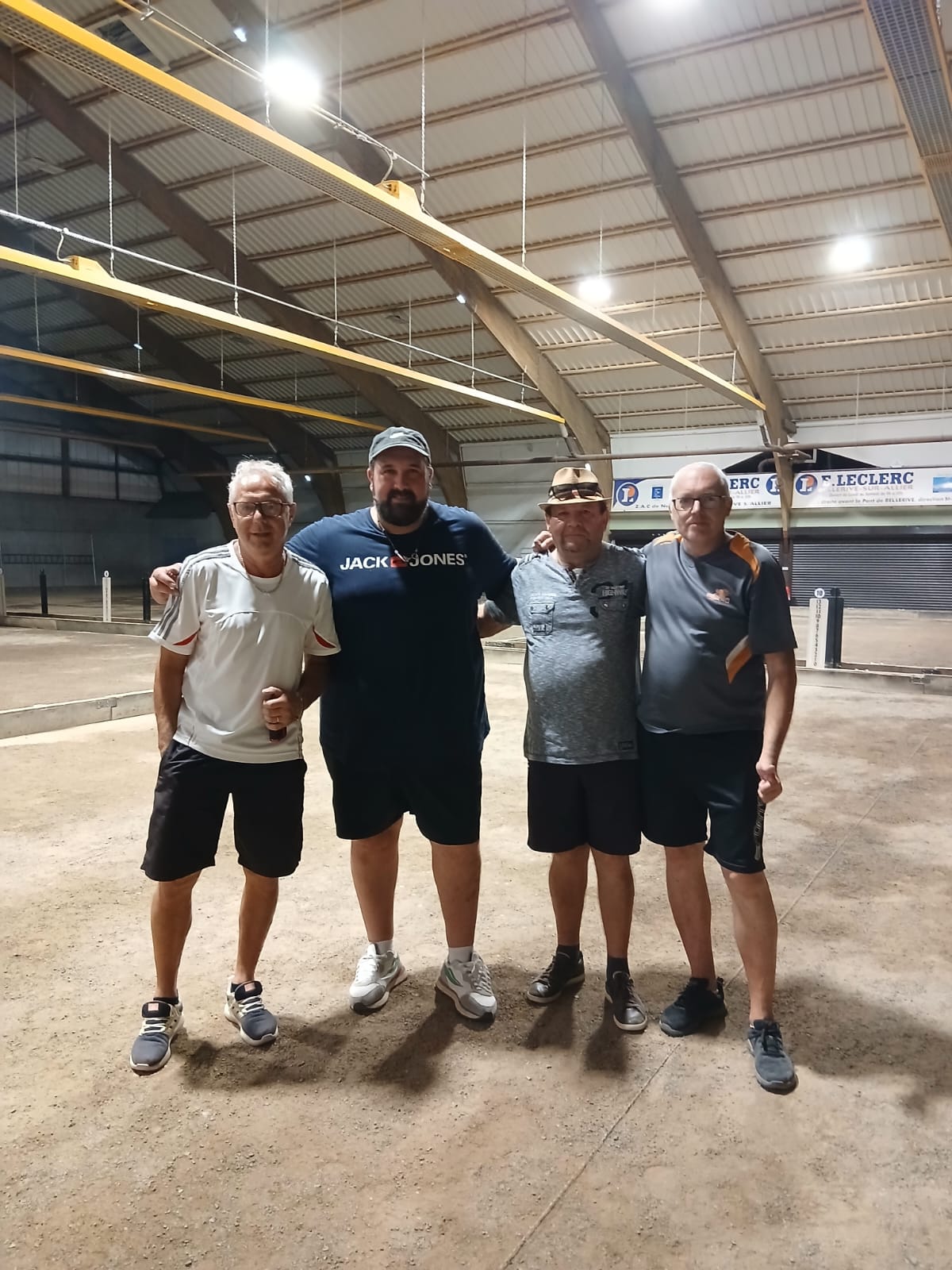Bernard, Daniel et Alain avec Ludo Charles gagnant de la demie finale.