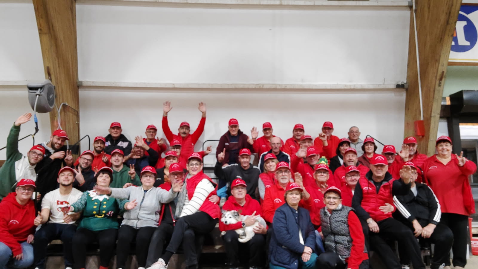 UN GRAND MOMENT DE PARTAGE INTERGÉNÉRATIONNEL AU PANIER DE NOËL ! UN GRAND MOMENT DE PARTAGE INTERGÉNÉRATIONNEL AU PANIER DE NOËL !