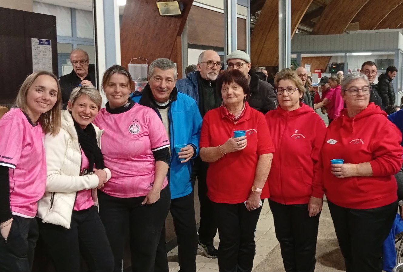 UN JOUR SANS POUR NOS FÉMININES AU MINI BOL D'OR ORGANISÉ PAR LE C.D.A. UN JOUR SANS POUR NOS FÉMININES AU MINI BOL D'OR ORGANISÉ PAR LE C.D.A.