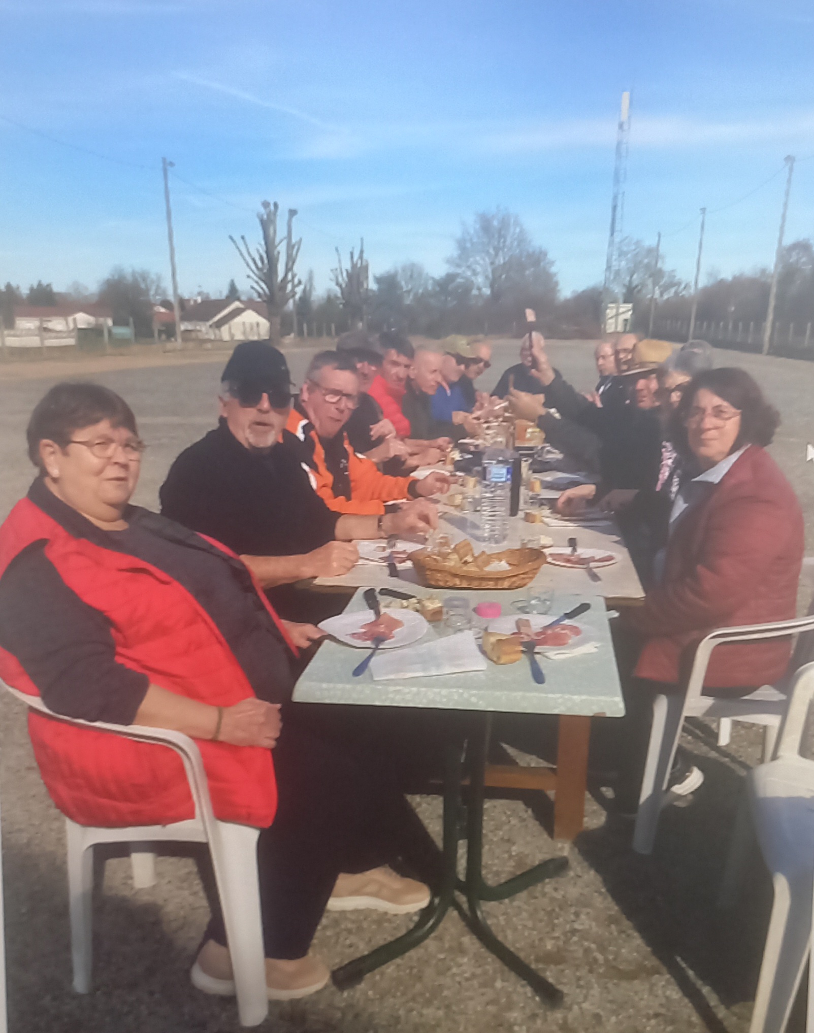 UN BON NETTOYAGE DE PRINTEMPS EFFECTUÉ PAR NOS VÉTÉRANS UN BON NETTOYAGE DE PRINTEMPS EFFECTUÉ PAR NOS VÉTÉRANS