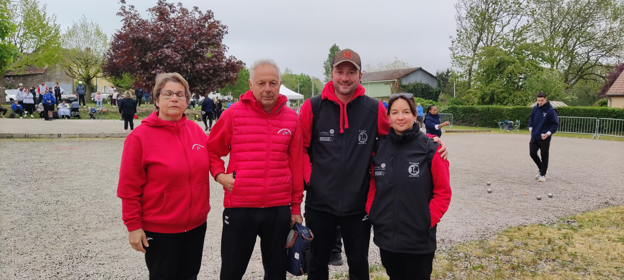 1ère partie de poule face aux amis bellerivois Julien et Magalie. 1ère partie de poule face aux amis bellerivois Julien et Magalie.