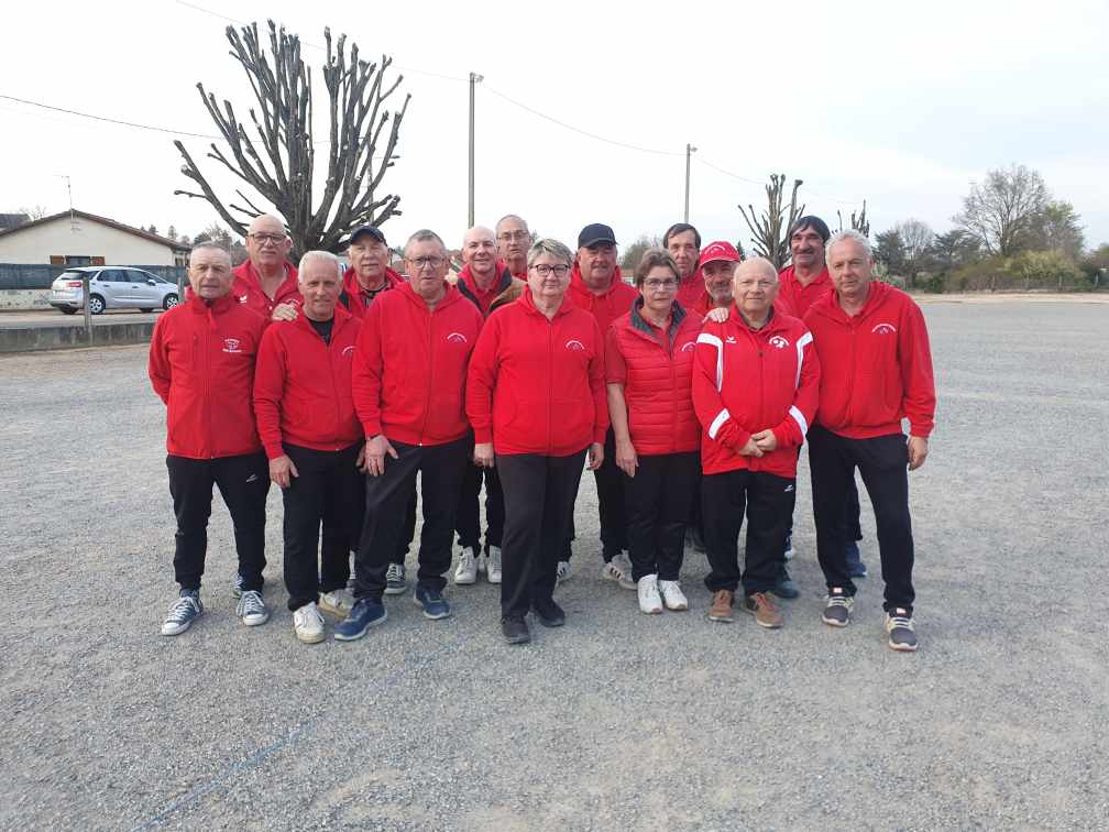 2 VICTOIRES ET UN MATCH NUL POUR LES VÉTÉRANS EN CHAMPIONNAT DES CLUBS 2 VICTOIRES ET UN MATCH NUL POUR LES VÉTÉRANS EN CHAMPIONNAT DES CLUBS