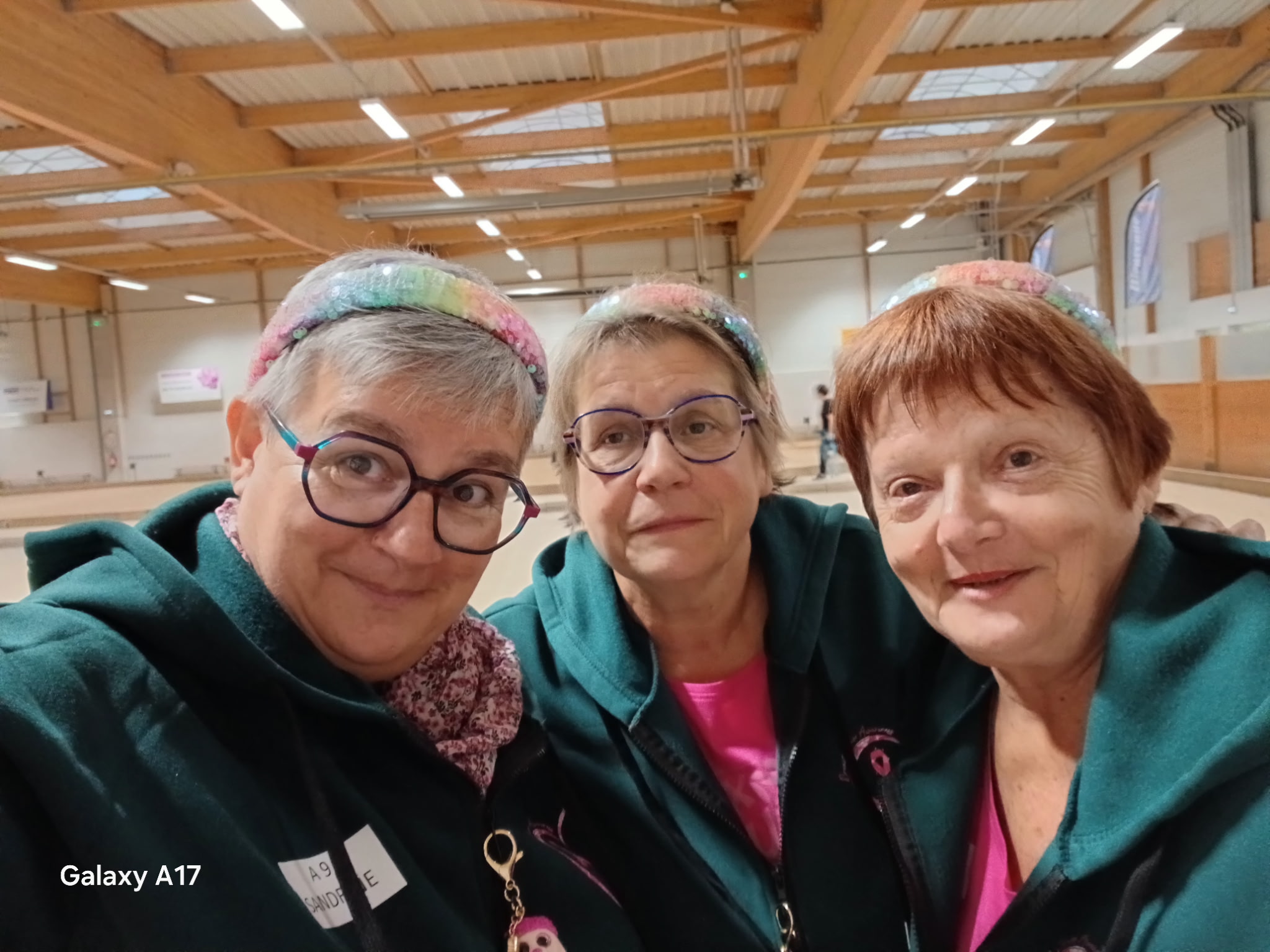 ...nos féminines s'étaient bien  habillées pour la bonne cause !