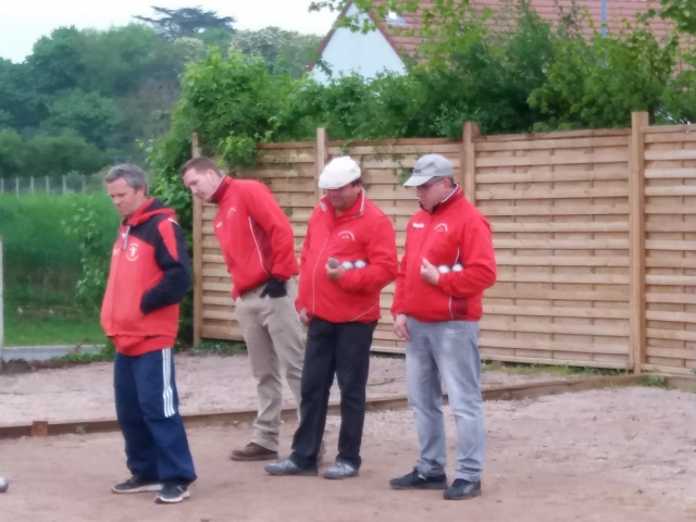 28/04/2018 - Qualificatif Championnat Départemental Triplettes Promotion à St Félix - Jordan, Daniel et Serge - Partie qualificative contre St Gérand. 28/04/2018 - Qualificatif Championnat Départemental Triplettes Promotion à St Félix - Jordan, Daniel et Serge - Partie qualificative contre St Gérand.