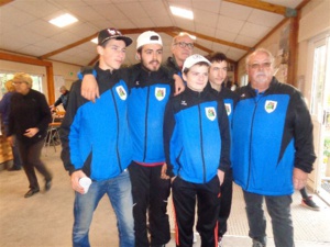 Les jeunes et les délégués : Christopher, Nicolas, Alexandre, Johnny, Pierre et Daniel
