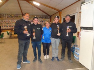 Carlos, Maxime très ému, Isabelle, Jérémy et Richard Carlos, Maxime très ému, Isabelle, Jérémy et Richard