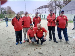 Debout :Gérard, Norbert, Laurent, René, Jean-Marc. Acccroupis : Aziz et Vincent