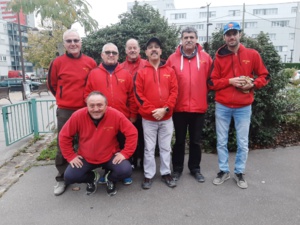 Jean-Luc, Gérard, Norbert, Aziz, René, Marc et accroupi, Vincent