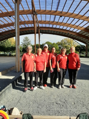 Fabienne, Babette, Christiane, Pascale, Isabelle, et Annie tout sourire