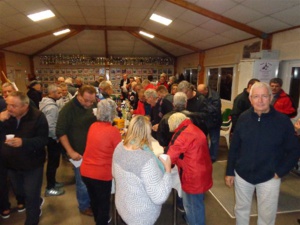 Y a du monde ! A droite, le secrétiare Y a du monde ! A droite, le secrétiare