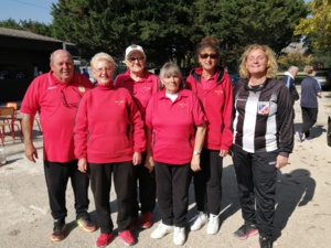 Alain (coach), Annie, Christiane, Babette, Annie et Karine qui étrennait son écusson d'arbitre nationale