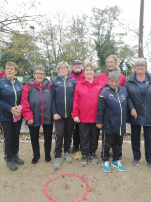 Claudine, Florence, Nathalie et Marieller parmi les joueuses de Gif / Yvette Claudine, Florence, Nathalie et Marieller parmi les joueuses de Gif / Yvette