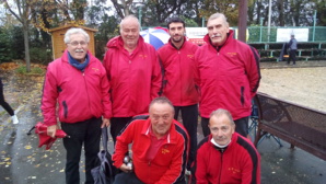 Debout : Maurice, Michel, Marc, Jean-Michel. Accroupis : Vincent, Roland Debout : Maurice, Michel, Marc, Jean-Michel. Accroupis : Vincent, Roland