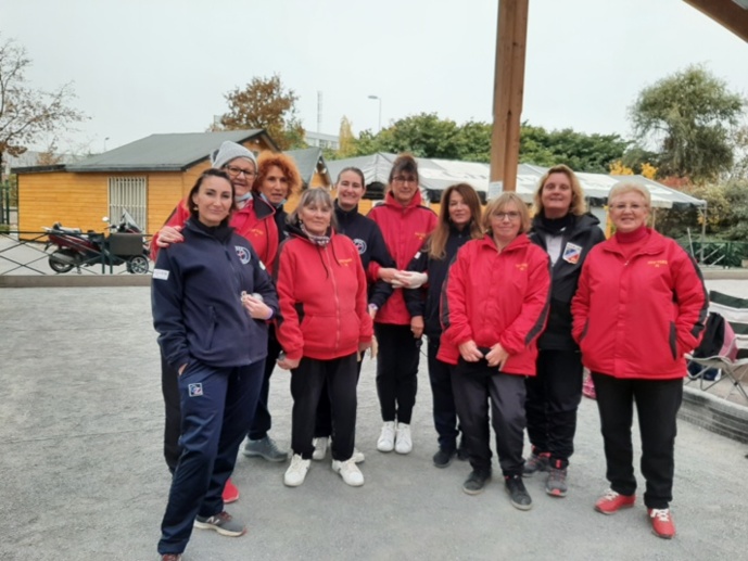 Christiane, Babette, Annie Azoulay, Isabelle, Karine (arbitre) et Annie PETIT