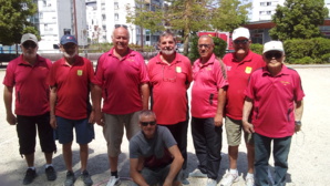 L'équipe SVCP 1 : René, Christian, Michel, Gilles, Mourad, Étienne, Angelo. Accroupi, le coach, Richard Lecomte L'équipe SVCP 1 : René, Christian, Michel, Gilles, Mourad, Étienne, Angelo. Accroupi, le coach, Richard Lecomte