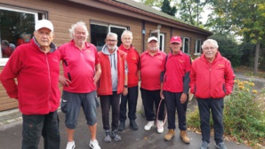 Étienne, Michel, Christian, Patrick, Robert, André et Maurice, vainqueurs de Champcueil 3