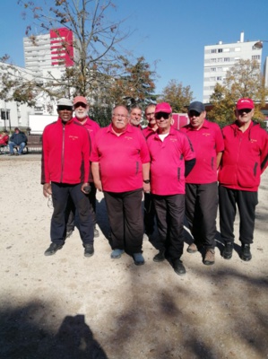 L'équipe SVCP 3 : Privat, Michel, Didier, Gilles, Daniel, Giuseppe, Bruno, Yves (coach), L'équipe SVCP 3 : Privat, Michel, Didier, Gilles, Daniel, Giuseppe, Bruno, Yves (coach),