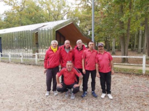 L'équipe SVCP 1 : Régis, Jean-luc (joueur et coach), Jean-Michel, David, Aziz. Accroupi : Vincent