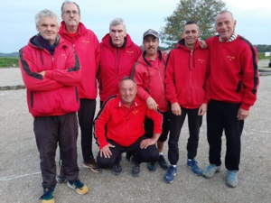 L'équipe SVCP 1 : Régis, Didier, Jean-Michel, Aziz, David, Jean-Luc. Accroupi : Vincent