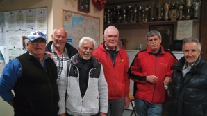 Les finalistes SVCP du A, Jean-Marc, Michel, Gilles, Jean-Luc et René, manque Nono, Courbevoie, c'est loin... Les finalistes SVCP du A, Jean-Marc, Michel, Gilles, Jean-Luc et René, manque Nono, Courbevoie, c'est loin...