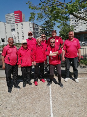 L'équipe SVCP 2 : Mourad, Angelo, Michel, Gilles, William, Richard (coach), Didier et Michel