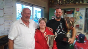 Tout sourire, Michel Baudoux, vainqueur du complémentaire, Nathalie Saboulard, vainqueur du Challenge Jean-Claude Lamour et Guillaume Becker, vainqueur du Mémorial Yannick Sibilo Tout sourire, Michel Baudoux, vainqueur du complémentaire, Nathalie Saboulard, vainqueur du Challenge Jean-Claude Lamour et Guillaume Becker, vainqueur du Mémorial Yannick Sibilo