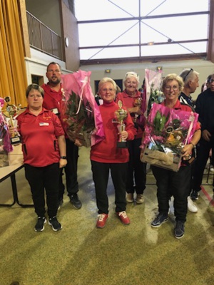 La première équipe vainqueur du Master Féminin 2023 : Nathalie, Guillaume (capitaine), Annie, Christiane et Fabienne