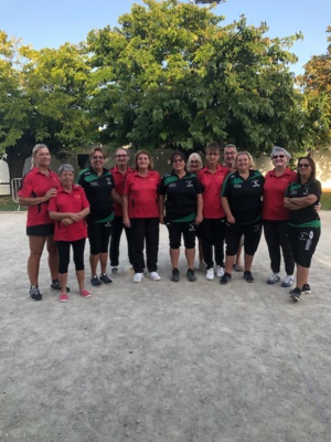 Méli mélo de castelviroises et de corbeilloises . Pouir la SVCP : Marielle, Anita, Daniel (coach), Karine, Véronique, Annie et Florence