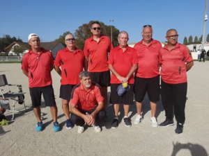 L'équipe SVCP : Alain, Jean-Marc, Sébastien, Pascal, Michel, Mourad. Accroupi, le coach, René