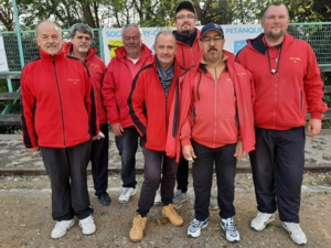 L'équipe SVCP 2 : Norbert, René (coach et joueur), Michel, Roland, Sébastien, Aziz et Guillaume