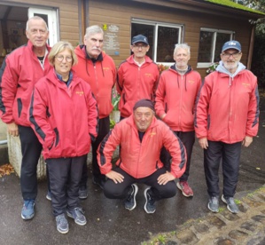 L'équipe SVCP 3 : Jean-Luc, Fabienne, Jean-Michel, Daniel, Richard (joueur et coach) et Christian. Accroupi : Vincent L'équipe SVCP 3 : Jean-Luc, Fabienne, Jean-Michel, Daniel, Richard (joueur et coach) et Christian. Accroupi : Vincent